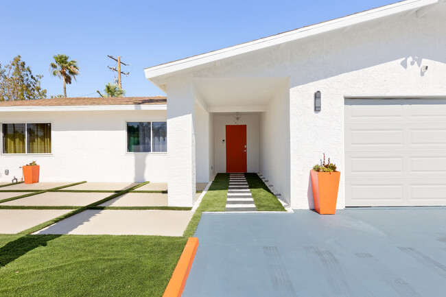 Foto del edificio - 2354 Nicola Rd W