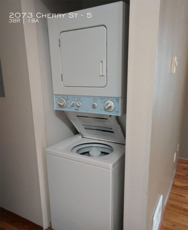 Foto del edificio - 2073 Cherry St