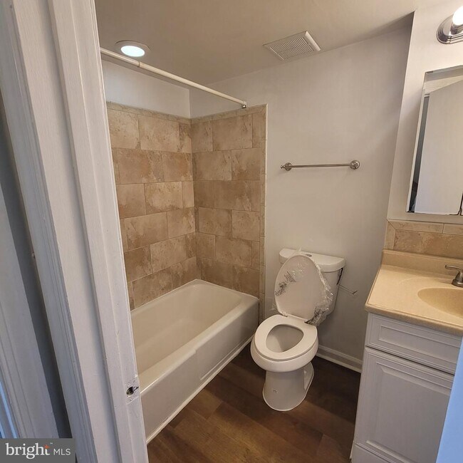 Foto del edificio - 1833 Addison Rd S