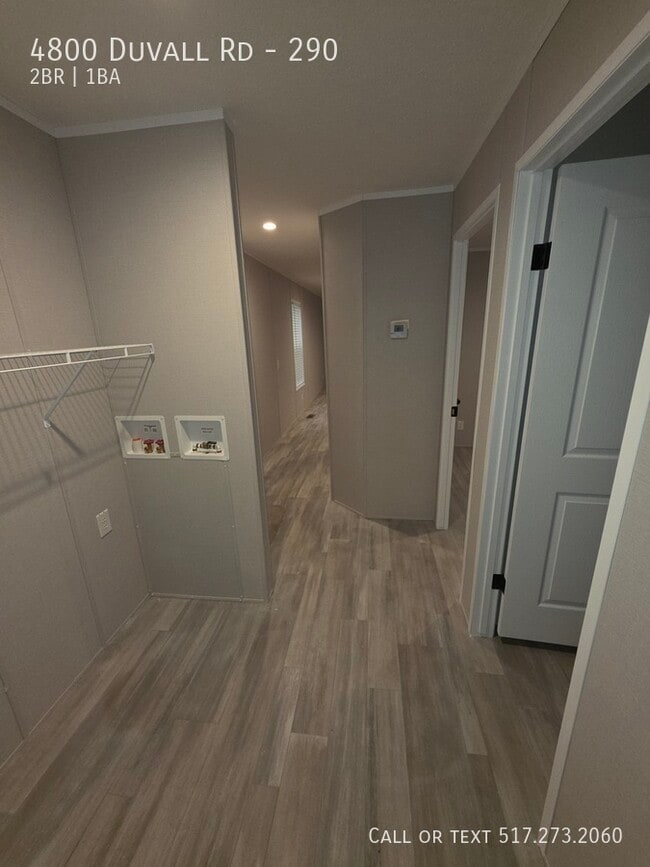 Foto del edificio - 4800 Duvall Rd