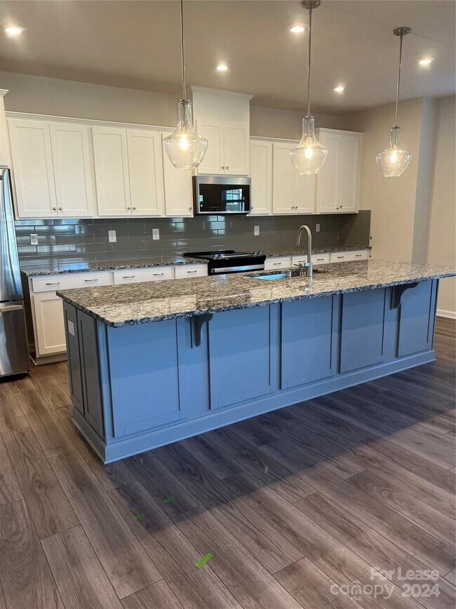 Foto del edificio - 211 Grove Gate Ln