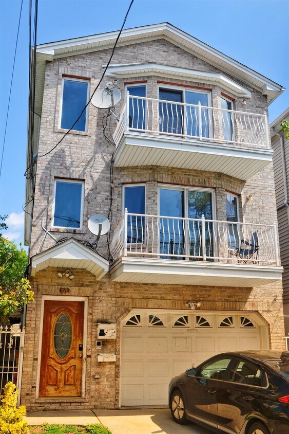 70 Waverly St Unit 1, Jersey City, NJ 07306 Condo for Rent in Jersey City, NJ