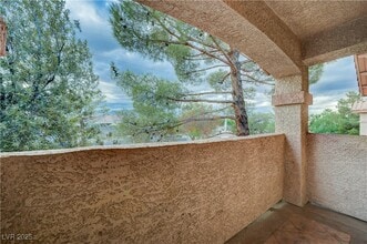 Building Photo - 350 S Durango Dr