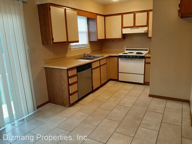 Building Photo - 2 br, 1.5 bath House - 2937 W. Village Lane