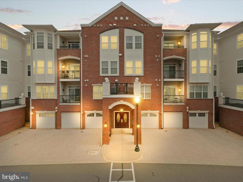 Foto principal - 9200 Charleston Dr