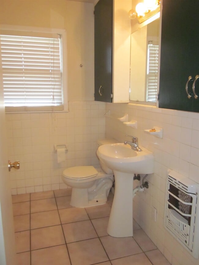 Building Photo - 505 E Lamon St