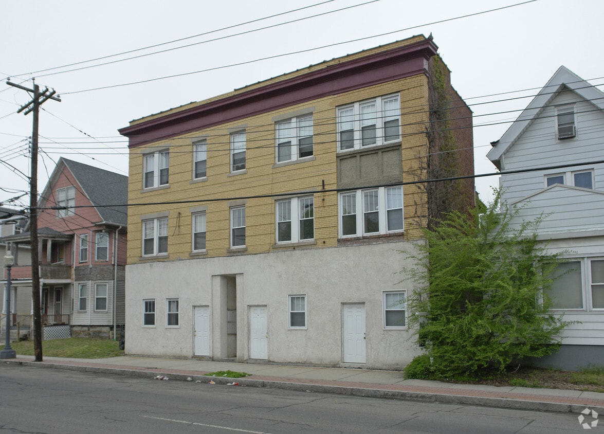 Building Photo - Sandstone Apartments