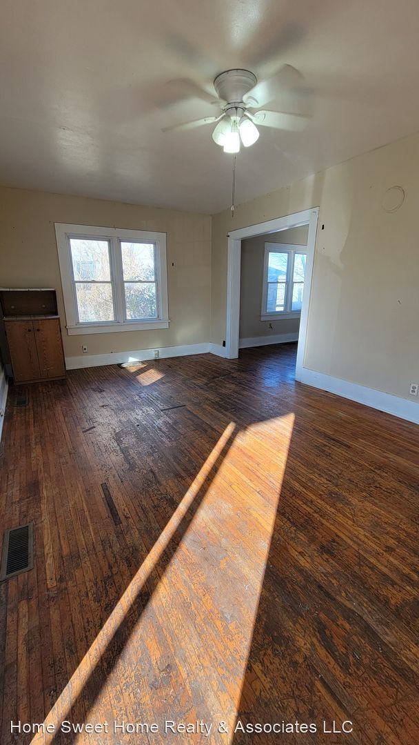 Building Photo - 2 br, 1 bath House - 1031 W Chase