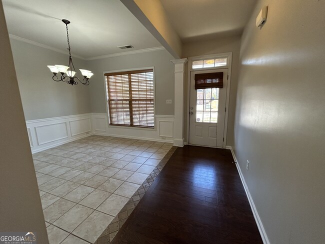 Building Photo - 214 Farm Manor Ct