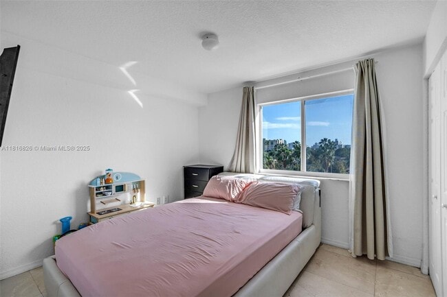 Foto del edificio - 816 NW 11th St