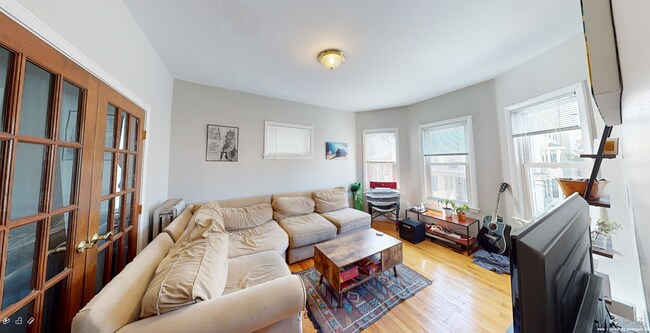 Building Photo - 27 Tufts St