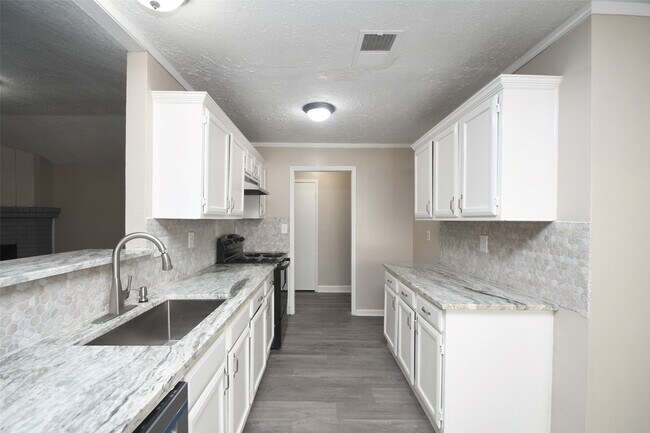 Foto del edificio - 1302 Gentle Bend Dr