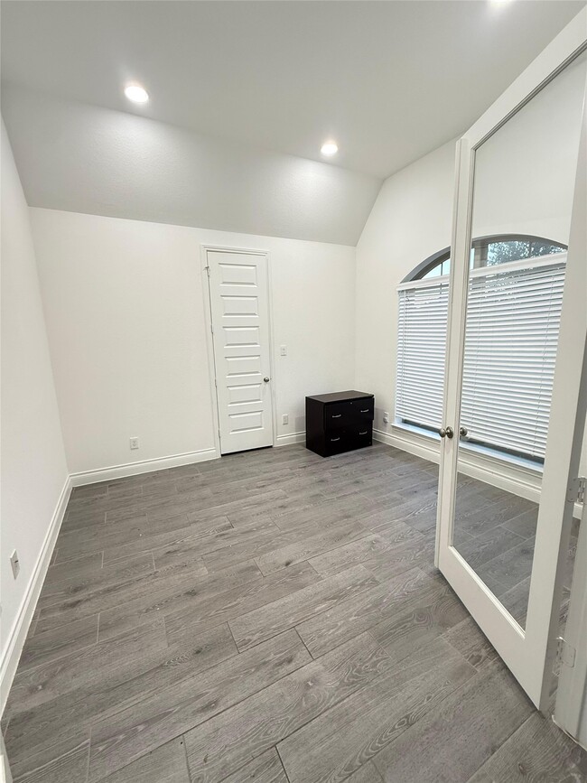 Building Photo - 19715 Hale Hollow Creek Dr