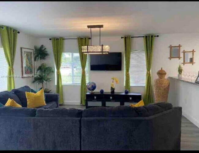 Foto del edificio - 5811 SW 26th St