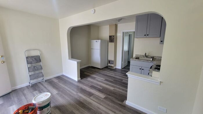 Primary Photo - 1 bed 1 bath Sparks Apartment for Rent