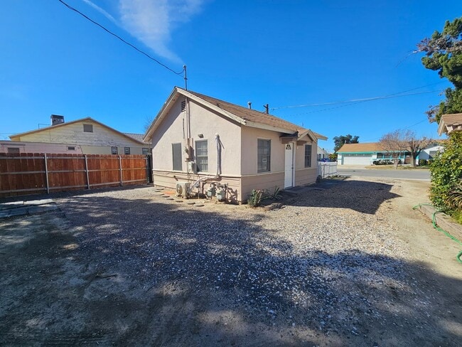 Building Photo - 1+ 1 Bed 1 Bath Cottage in San Jacinto $1425.00