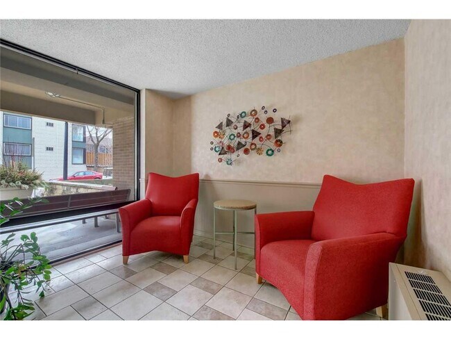 Foto del edificio - 1770 Bryant Ave S