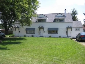 Building Photo - 374 Lawrence Ave