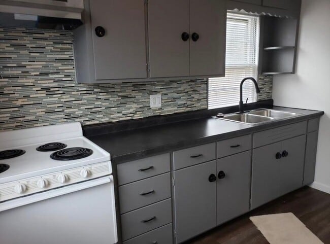 Building Photo - 1510 Francis St