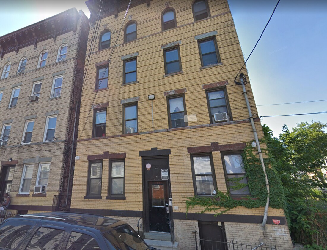 Primary Photo - 337 Randolph Ave