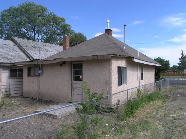 Building Photo - 321 8th St