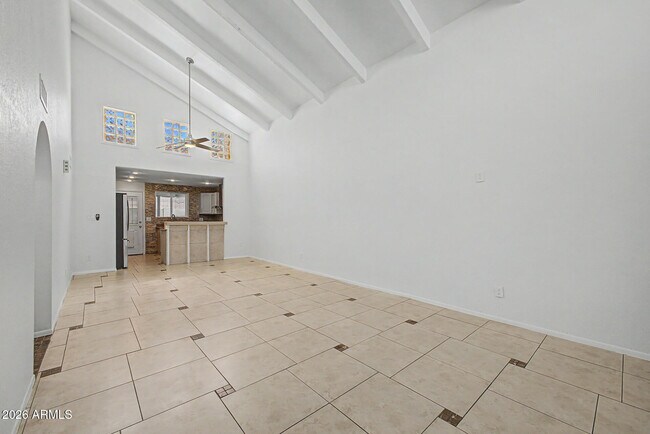 Foto del edificio - 2225 E Catalina Dr
