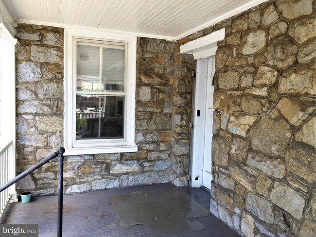 Foto del edificio - 1039 Lancaster Ave
