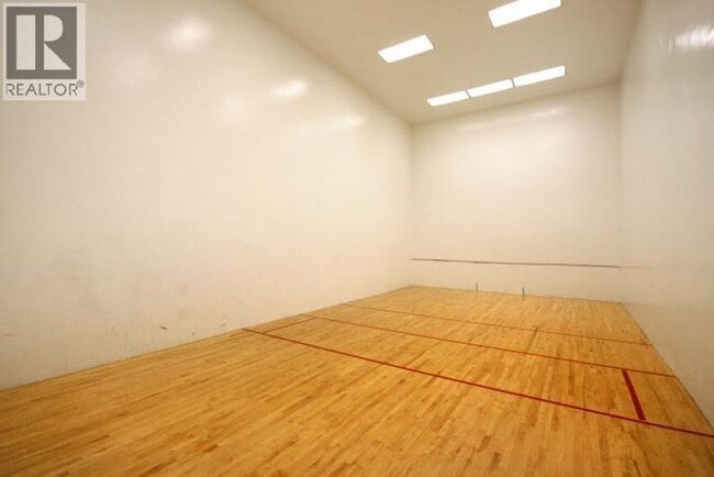 Building Photo - 1040 Pacific St