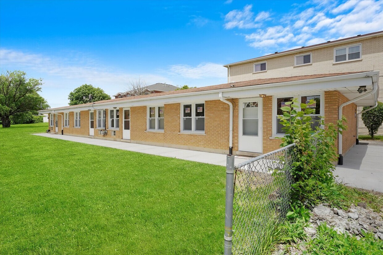 15920 Le Claire Ave Unit 1, Oak Forest, IL 60452 Room for Rent in Oak