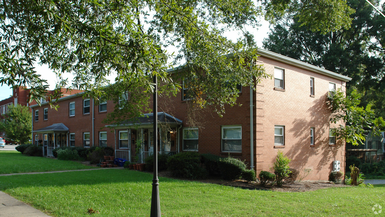 Building Photo - 610 Watts St