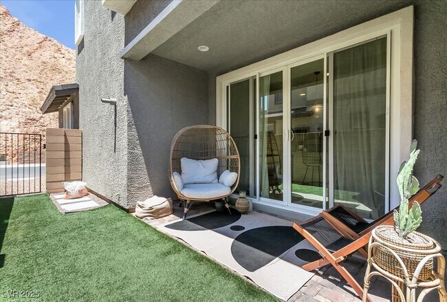 Foto del edificio - 92 Kimberlite Dr