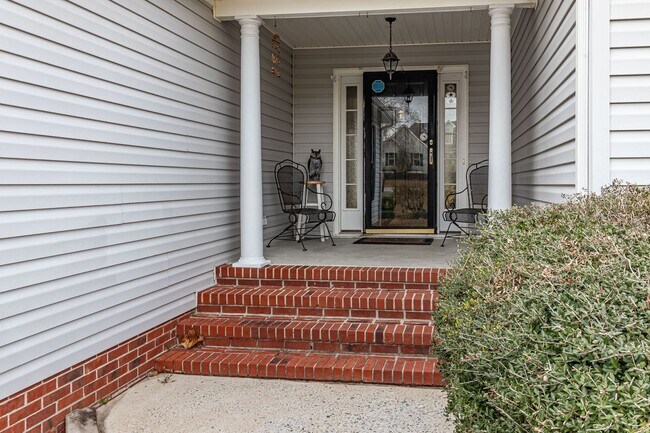 Foto del edificio - MUST SEE 3 BR | 2 BA w/ Finished Bonus Roo...