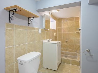 Bathroom - 415 Newport St