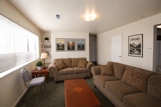 Building Photo - 855 E 700 N
