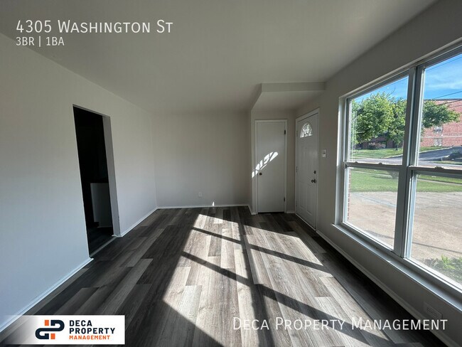 Building Photo - 4305 Washington St