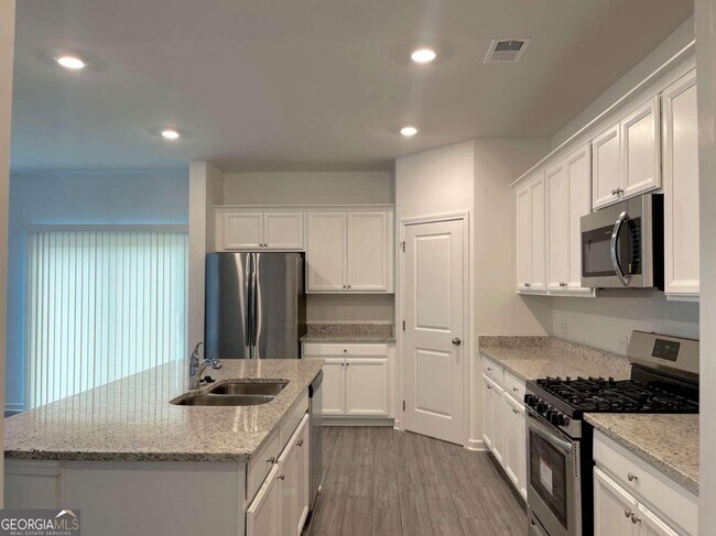Building Photo - 456 Golden Eagle Pkwy