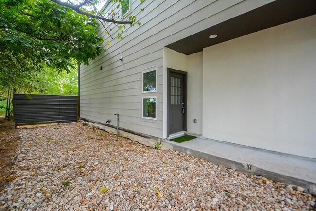 Foto del edificio - 2138 Wavell St