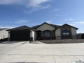 Building Photo - 1525 W Mahone Dr