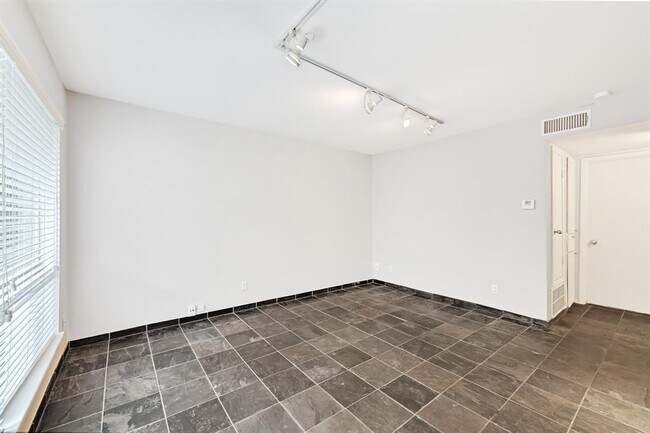 Building Photo - 3602 Garrott St