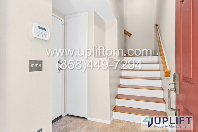Building Photo - 2-BEDROOM / 2-BATHROOM TOWN HOME W/ 2-CAR ...