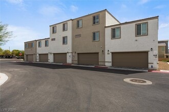 Building Photo - 6118 Garden Oasis St