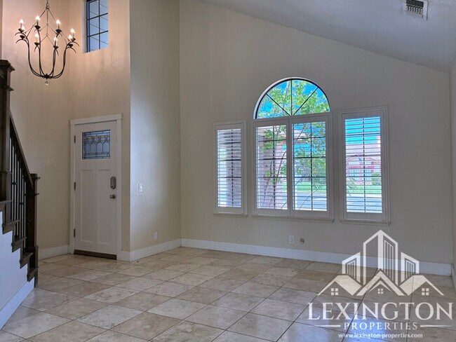 Foto del edificio - Beautiful, Folsom Home with Pool & Spa in ...