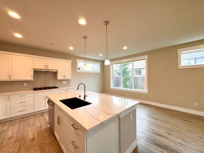 Foto del edificio - 2022 Built SFH for rent in Lynnwood