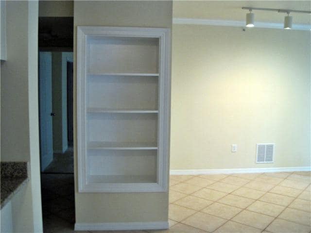 Building Photo - 6533 Emerald Dunes Dr
