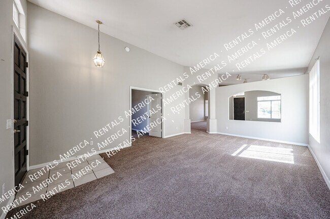 Foto del edificio - 13874 W Wilshire Dr
