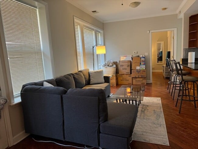 Foto del edificio - Beautiful 1 Bed / 1 Bath Apartment Available July 1st in Rogers Park!
