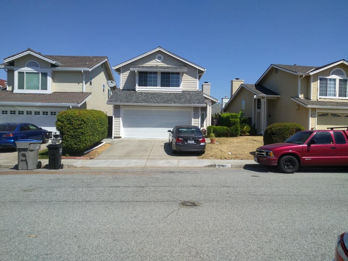 Primary Photo - 2907 Vista Creek Dr