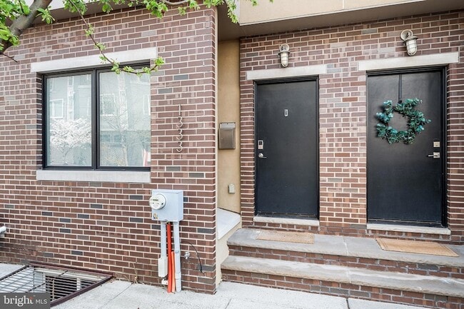 Photo - 1333 N Howard St Townhome
