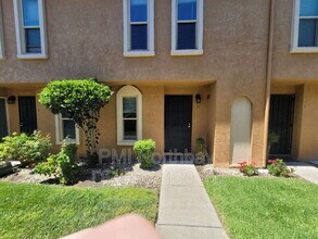 Building Photo - 1206 Dana Dr