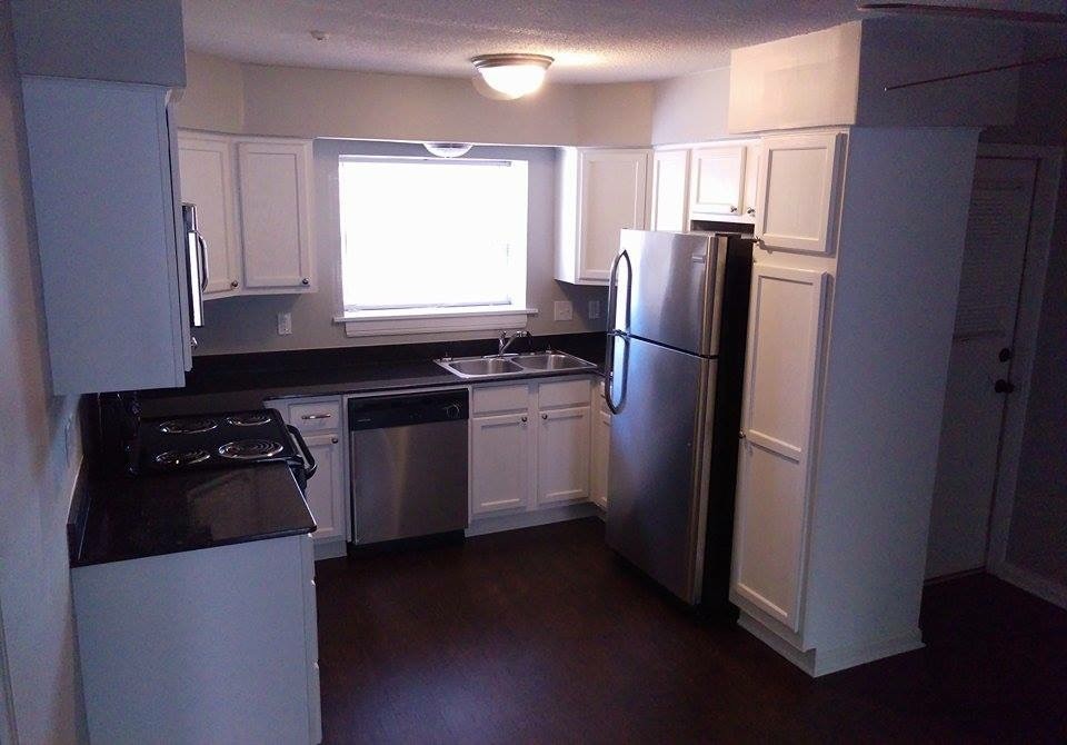 Primary Photo - 301 E Reynolds Dr